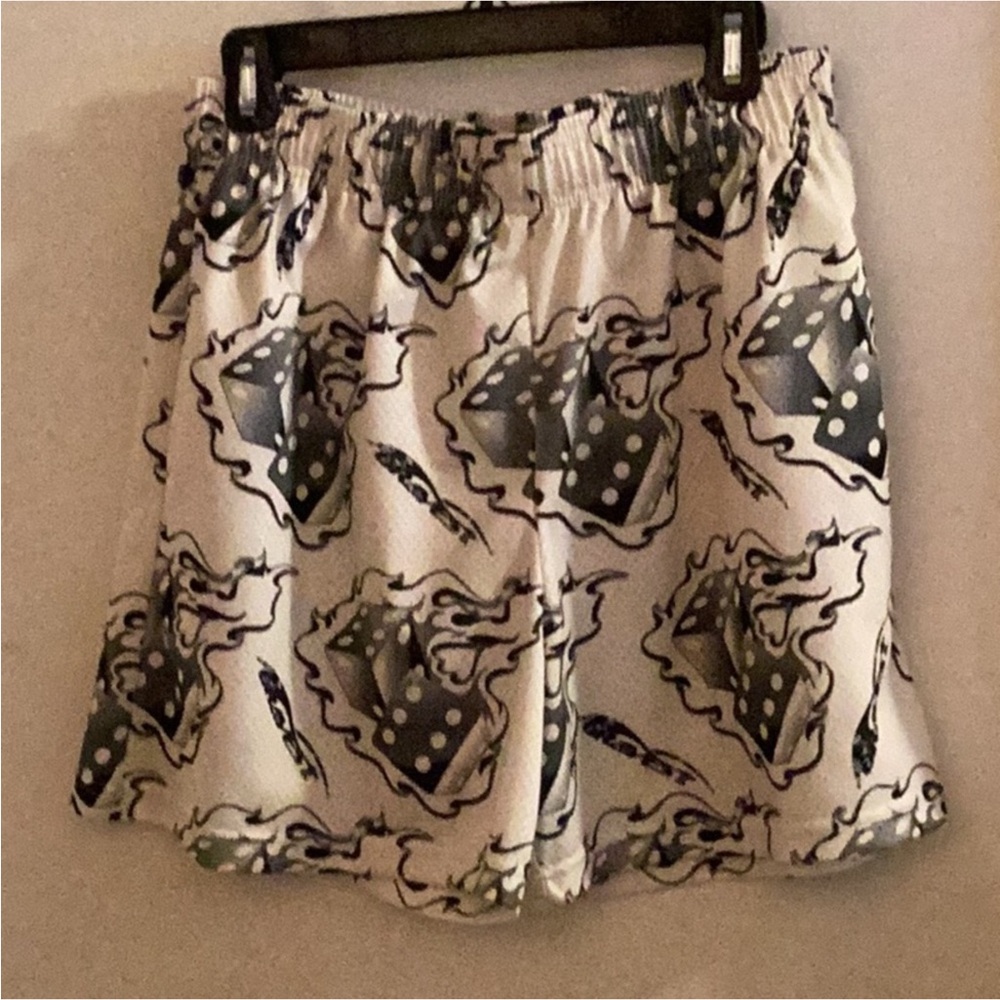 Men’s Bravest Studios Patterned Flames Fire Dice Shorts Size Large - Picture 2 of 5